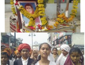 Photo of दि.इंग्लिश हायस्कूल येथून बॅड पथकासह क्रांतीज्योती सावित्रीबाई फुलेंची मिरवणूक, मुली बनल्या सावित्रीबाईच्या लेकी, नाट्यकृतीतून साकारल्या  सावित्रीचे जीवन चरित्र.