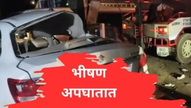 Photo of भरधाव कार उभ्या पिक अप वर आढळली , आठ लोकांचा मृत्यू