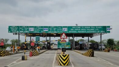 Photo of टोल प्लाझावर टोल न देताच हजारो वाहने निघाली हे आहे त्या मागील कारण 