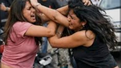 Photo of जिवलग मैत्रिणीत राडा , एकीने दुसरीवर केला चाकू हल्ला