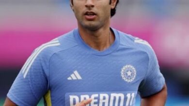 Photo of शिवम दुबे ला घरी पोहचण्यासाठी करावी लागली कसरत 