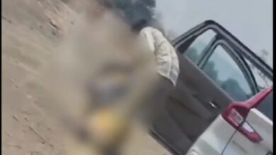 Photo of देवदर्शनाला गेलेल्या पती पत्नी मध्ये झाला वाद ; पतीने केले पत्नीला जीवनातून बाद 