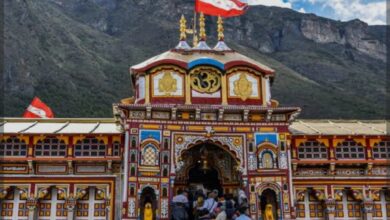 Photo of या मंदिरात सहा महिन्या नंतरही फुले राहतात ताजे आणि दिवा राहतो पेटत